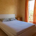 Duque Nest אכסניה *