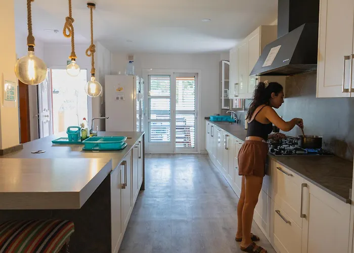 Duque Nest 호스텔 아데제