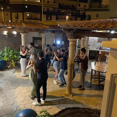 بيت شباب Duque Nest *