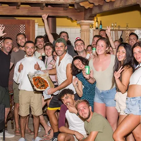 بيت شباب Duque Nest *