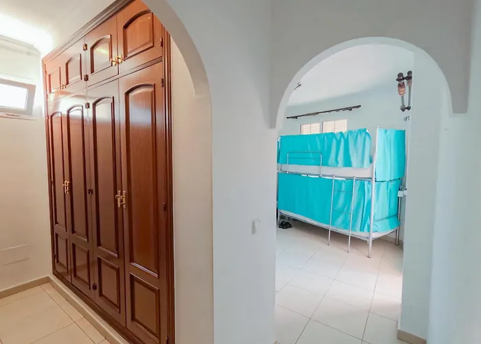 Vandrarhem Duque Nest *