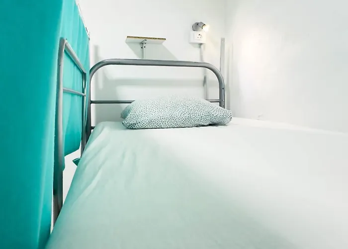 Duque Nest 호스텔 아데제